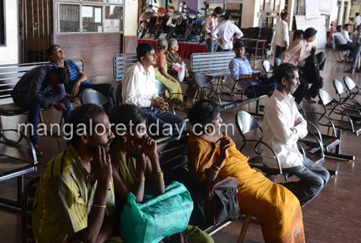 stones pelted at 3 KSRTC buses